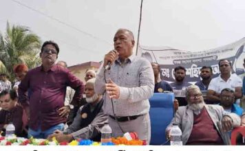 আশাশুনির দরগাহপুরে স্বতন্ত্র প্রার্থী ডাঃ শহিদুল আলমের গণসংযোগ ও পথসভা