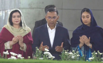 বাবা-মায়ের কবর জিয়ারত করলেন প্রধানমন্ত্রী তারেক রহমান