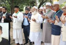 সাবেক এমপি কাজী শামসুর রহমানের কবর জিয়ারত করছেন জামায়াত ইসলামীর আমীর ডা.শফিকুর রহমান