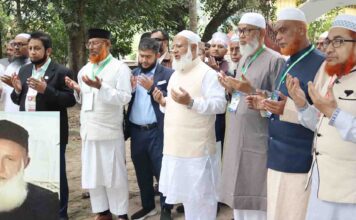 সাবেক এমপি কাজী শামসুর রহমানের কবর জিয়ারত করছেন জামায়াত ইসলামীর আমীর ডা.শফিকুর রহমান