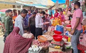 আশাশুনিতে নবাগত ইউএনও সুজন দাশ গুপ্ত’র বাজার মনিটরিং