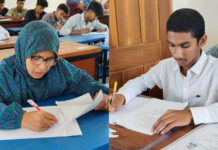একসঙ্গে এসএসসি পরীক্ষা দিচ্ছেন মা-ছেলে