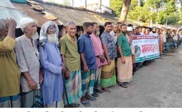 কুল্যার তফিল মালীর বাড়ি হতে হিমখালী খাল খনন সম্পন্ন ও উন্মুক্তের দাবীতে মানববন্ধন