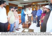 কুয়েটে প্রয়াত শিক্ষার্থী মোঃ রেজওয়ানুল হকের পরিবারের হাতে ৫ লক্ষ টাকার আর্থিক সহায়তা প্রদান