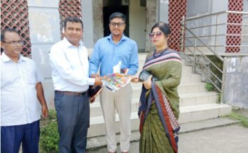আশাশুনির দু’টি ভূমি অফিস পরিদর্শনে জেলা প্রশাসক