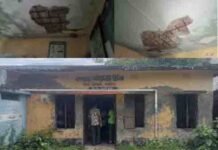 আশাশুনির নাকতাড়া কমিউনিটি ক্লিনিক ভবনের নাজুক অবস্থায় জীবন শংসয়
